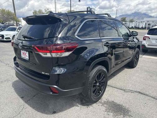 2019 Toyota Highlander SE
