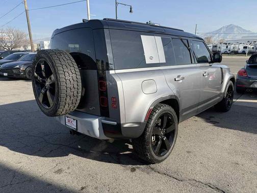 2021 Land Rover Defender 110 SE