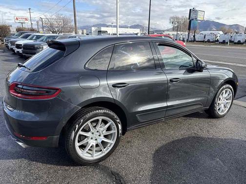 Gray 2018 Porsche Macan Macan