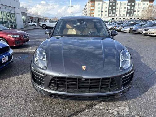 Gray 2018 Porsche Macan Macan