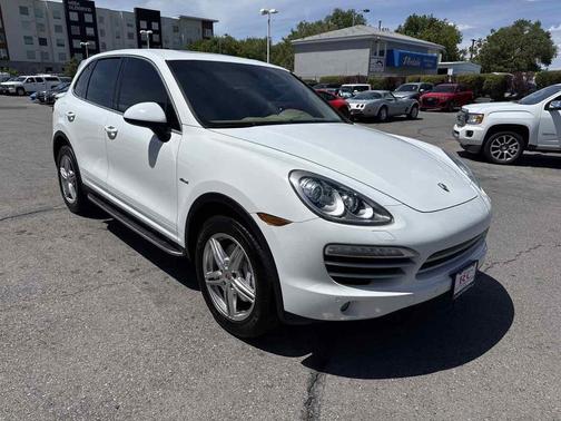 White 2014 Porsche Cayenne Platinum Edition