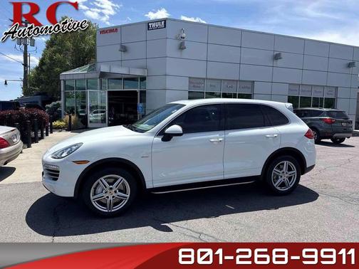White 2014 Porsche Cayenne Platinum Edition