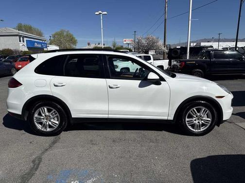 White 2013 Porsche Cayenne Cayenne