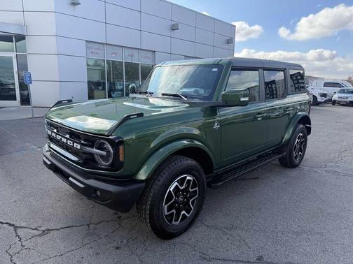 2024 Ford Bronco Outer Banks