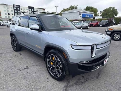 LA Silver 2022 Rivian R1S Launch Edition