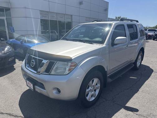 2008 Nissan Pathfinder SE