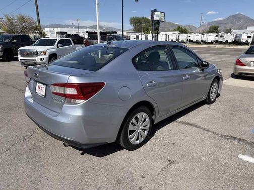 Ice Silver Metallic 2017 Subaru Impreza 2.0i