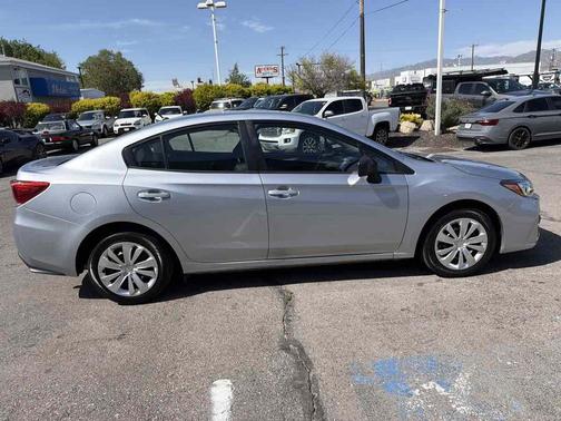 Ice Silver Metallic 2017 Subaru Impreza 2.0i