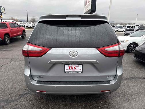 2017 Toyota Sienna XLE Premium