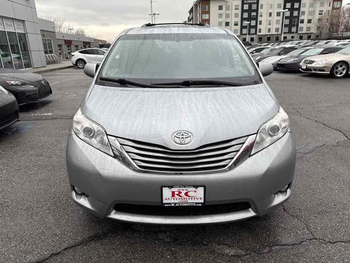 2017 Toyota Sienna XLE Premium