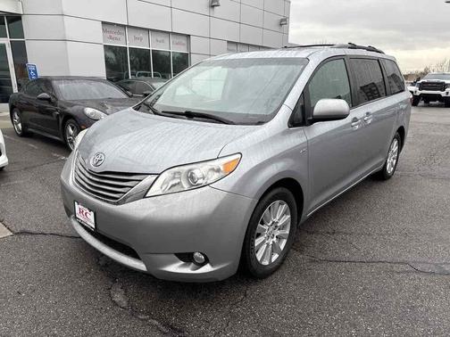 2017 Toyota Sienna XLE Premium