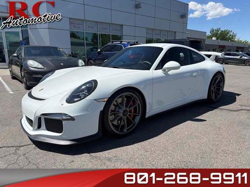 Guards Red 2015 Porsche 911 GT3