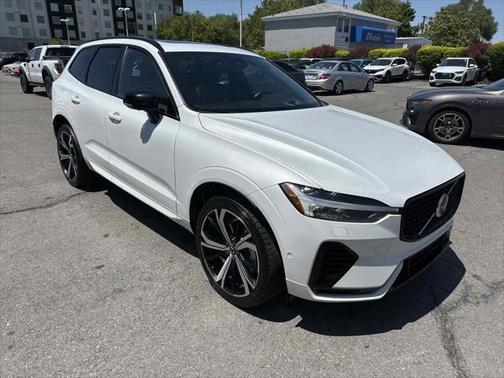 2022 Volvo XC60 Recharge Plug-In Hybrid T8 R-Design
