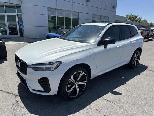 2022 Volvo XC60 Recharge Plug-In Hybrid T8 R-Design