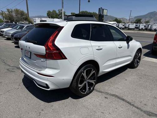 2022 Volvo XC60 Recharge Plug-In Hybrid T8 R-Design