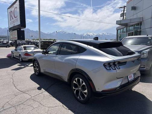 Iconic Silver Metallic 2021 Ford Mustang Mach-E Premium