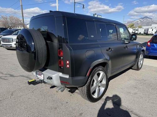 Santorini Black Metallic 2024 Land Rover Defender 110 P500 SE