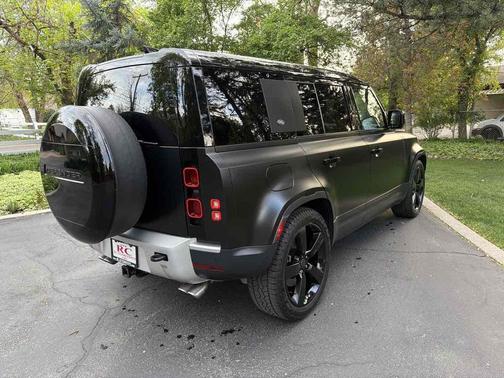 Santorini Black Metallic 2024 Land Rover Defender 110 P500 SE
