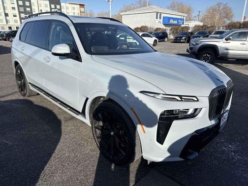 2023 BMW X7 xDrive40i