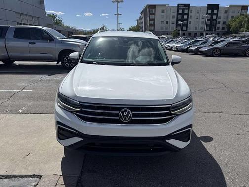 Pure White 2022 Volkswagen Tiguan 2.0T SE 4MOTION