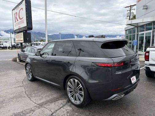 Carpathian Grey Premium Metallic 2025 Land Rover Range Rover Sport SE