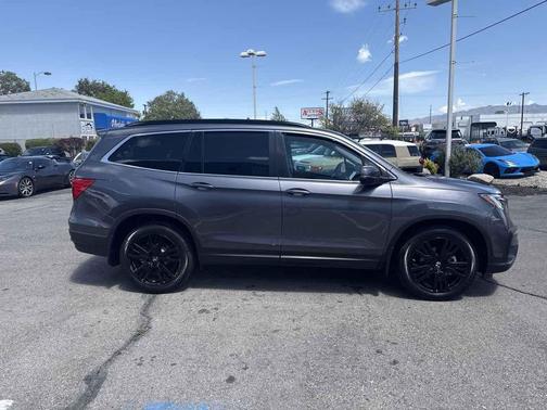 Modern Steel Metallic 2022 Honda Pilot AWD Special Edition