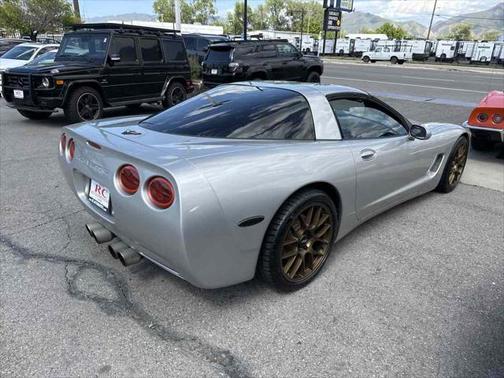 2004 Chevrolet Corvette Base