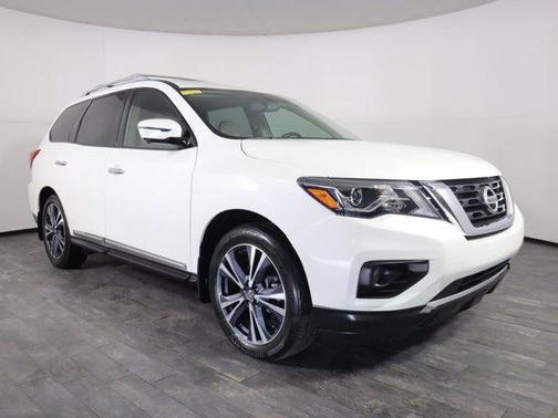 Photo 4 of 38 of 2019 Nissan Pathfinder Platinum