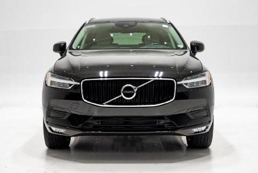 Onyx Black Metallic 2021 Volvo XC60 T6 Momentum