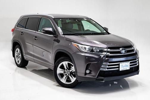 Predawn Gray Mica 2017 Toyota Highlander Limited