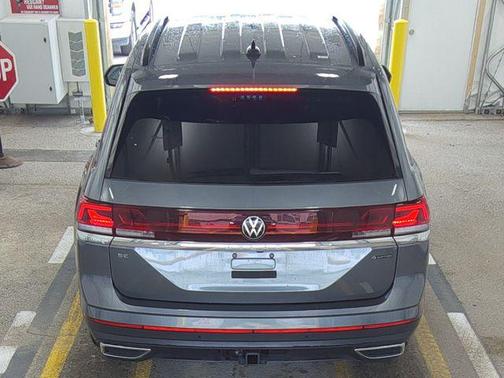 GRAY 2025 Volkswagen Atlas 2.0T SE w/Technology 4MOTION