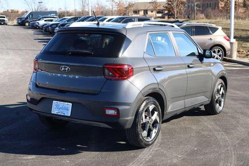 2023 Hyundai VENUE SEL