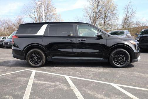 2025 Kia Carnival LXS