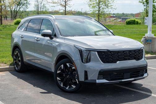 Wolf Gray 2025 Kia Sorento SX