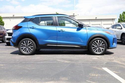 2021 Nissan Kicks SR