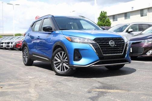 2021 Nissan Kicks SR
