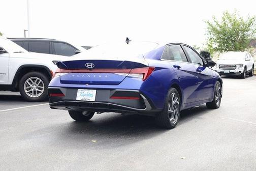 2025 Hyundai ELANTRA SEL