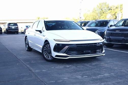 2025 Hyundai SONATA Hybrid SE