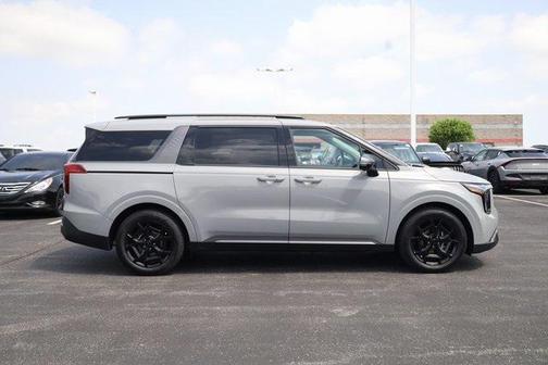 2025 Kia Carnival SX