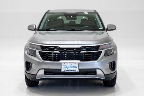 Steel Gray 2026 Kia Seltos LX