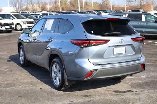 2022 Toyota Highlander LE