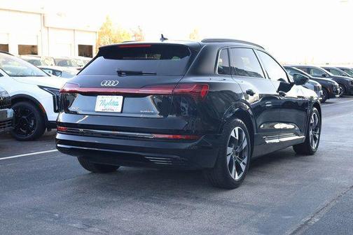 2021 Audi e-tron Premium Plus