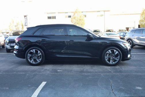 2021 Audi e-tron Premium Plus