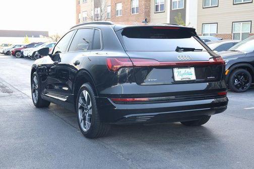 2021 Audi e-tron Premium Plus