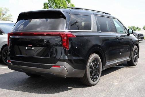 2025 Kia Carnival SX
