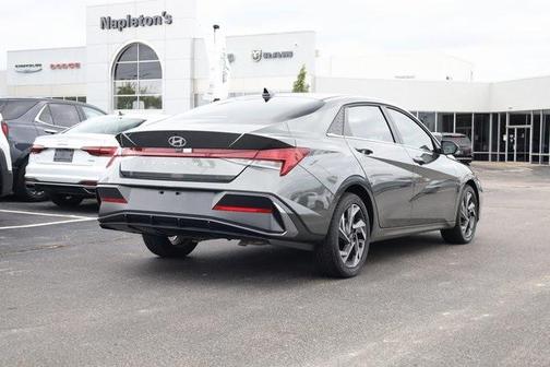 2025 Hyundai ELANTRA SEL