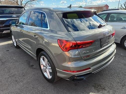 2022 Audi Q3 45 S line Premium