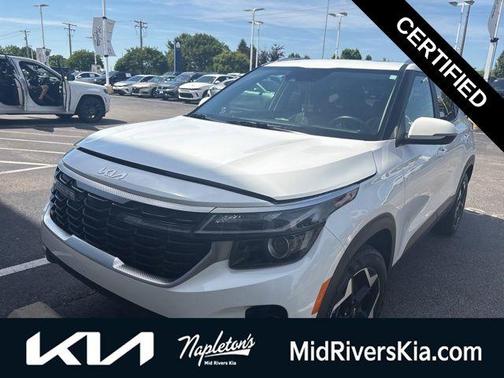 Snow White Pearl 2024 Kia Seltos EX