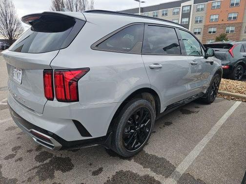 2022 Kia Sorento SX