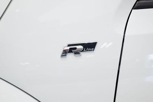 Pure White 2015 Volkswagen Beetle DSG 2.0T R-Line
